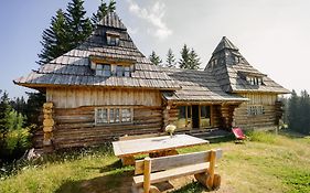 Nadgora Skyhouse